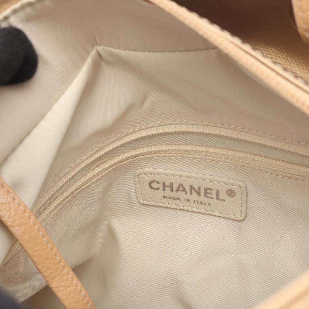 CHANEL Cream Leather Tote Bag - Picture 6 of 12